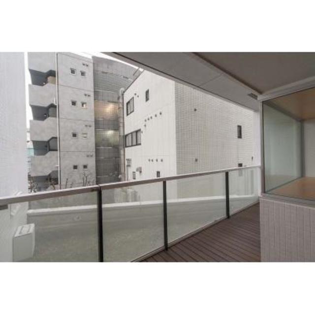 一階にも二階にもバルコニーがあります