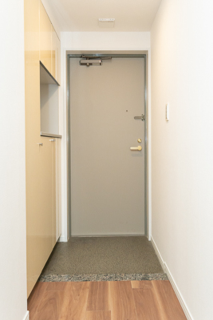 玄関にはシューズクローゼットあります※写真は同タイプ住戸です。