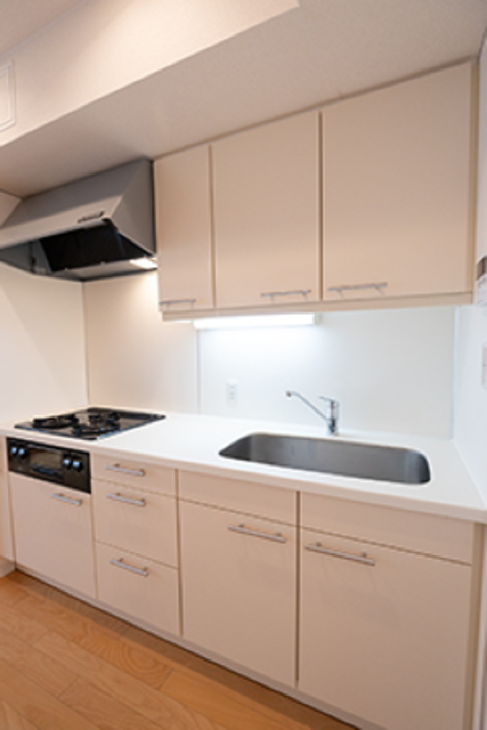 使い勝手のいいシステムキッチン※写真は同タイプ住戸です。