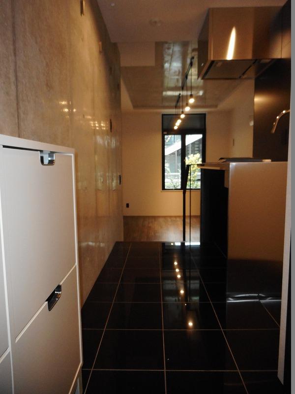 玄関側から見た景色