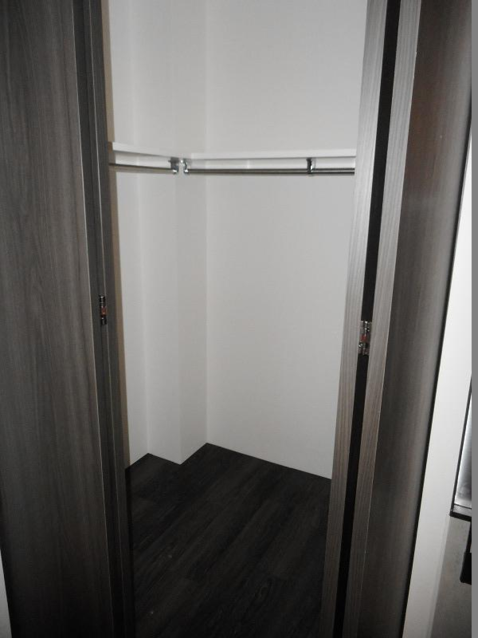 コンパクトな収納付き