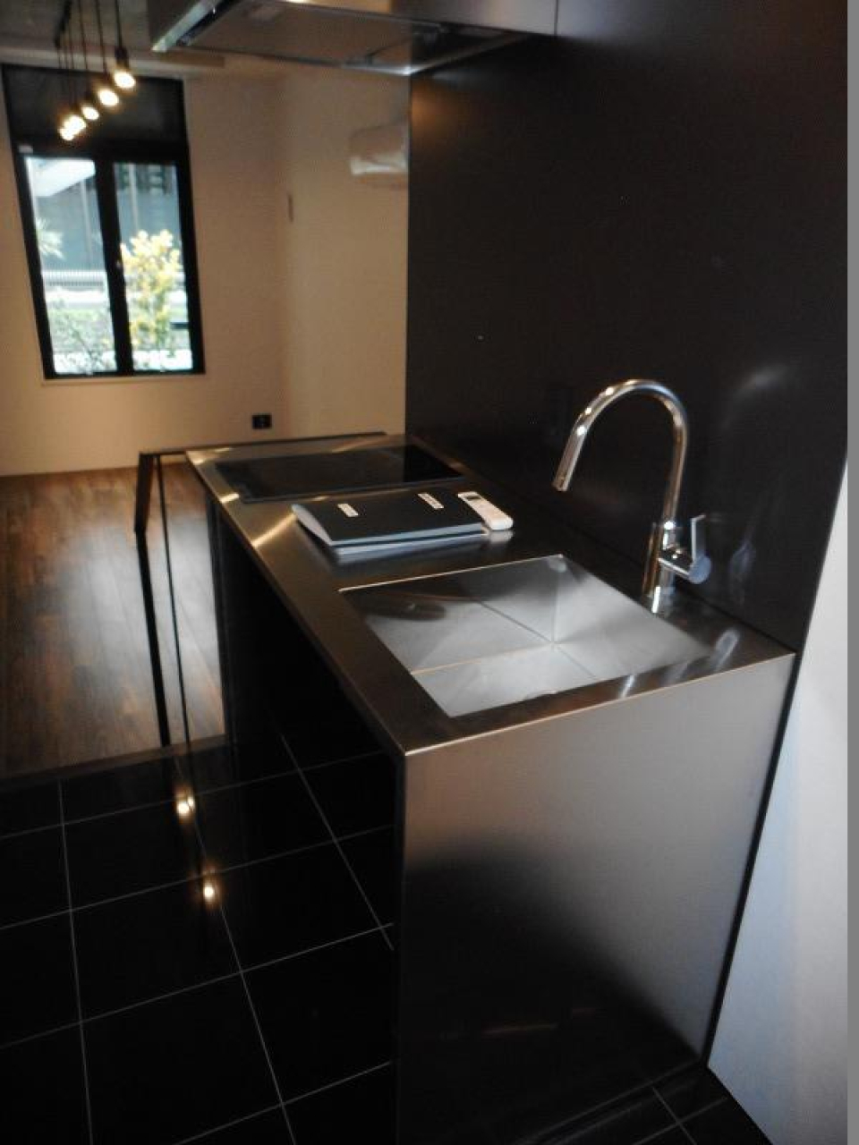キッチンはブラックでカッコいい
