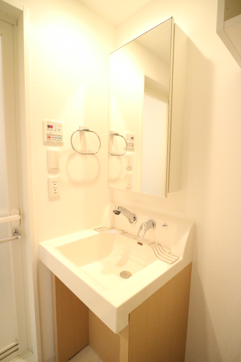 すっきりとしたつくりの洗面台。