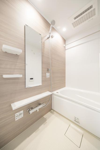 お風呂
※写真は同タイプ住戸です。