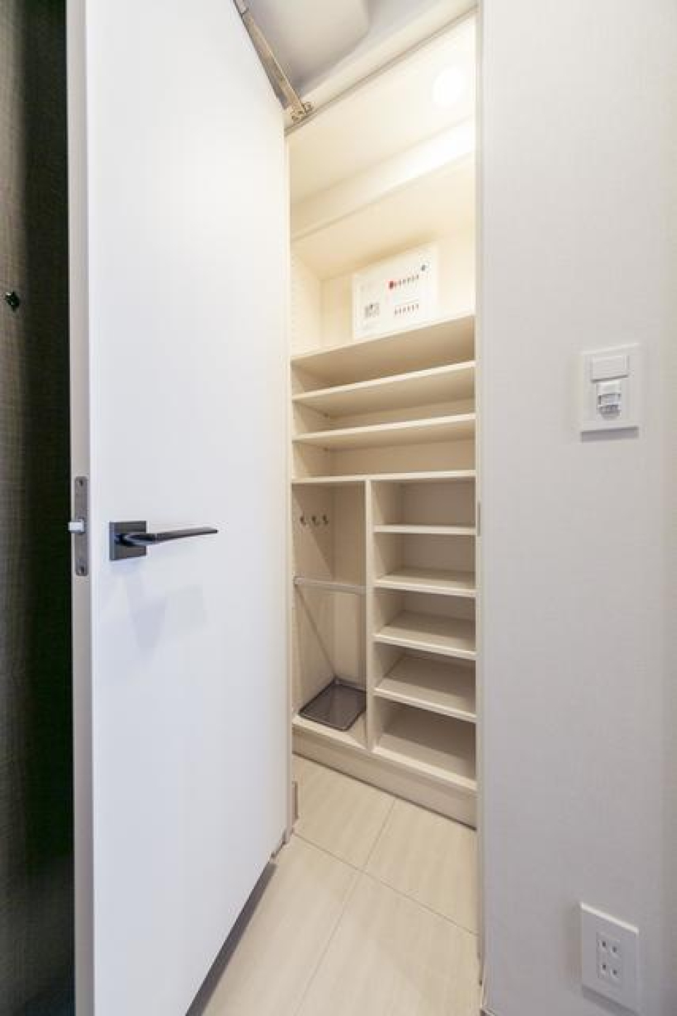 シューズクローゼットあります
※写真は同タイプ住戸です。