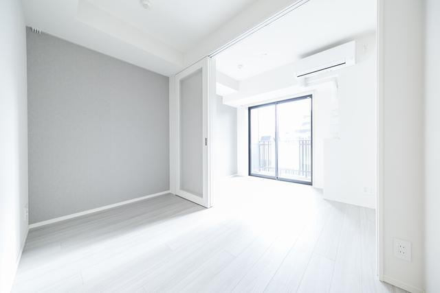 真っ白なお部屋は、ゴミが目立つ分、気になったらすぐに掃除を！と、掃除上手になるかも！
※写真は同タイプ住戸です。