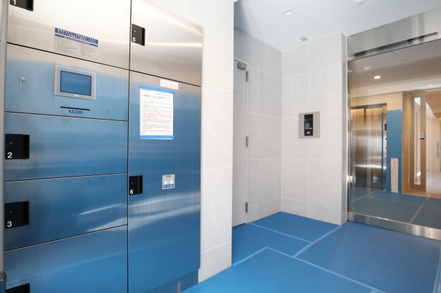 宅配ボックス
ログ代々木