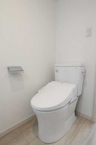 トイレ
ログ代々木　参考写真