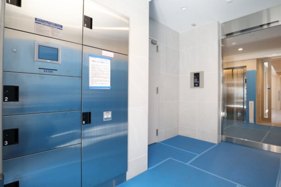 宅配ボックス
ログ代々木