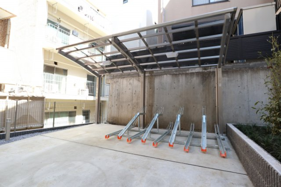 駐輪場
ログ代々木