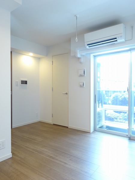 隅田川と公園が近くにあり自然を感じられるお部屋。