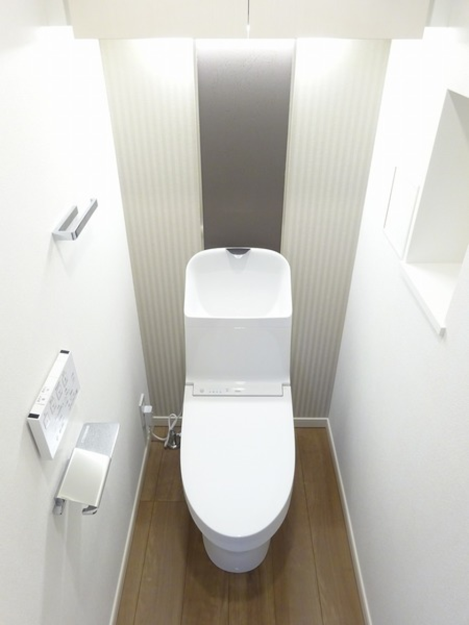 近未来を感じさせるトイレ。