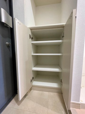 シューズボックスを開けた時の様子。