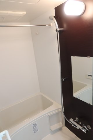 デザインだけじゃない！浴室乾燥機の便利機能付きです！