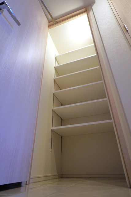 シューズボックスを開けた時の様子。※写真は同タイプ住戸です。