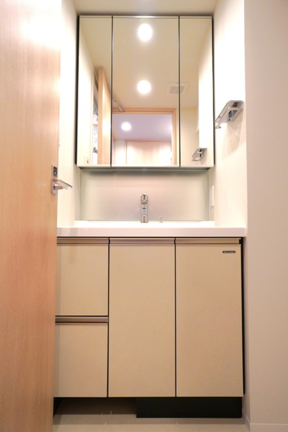 嬉しい独立洗面台。※写真は同タイプ住戸です。