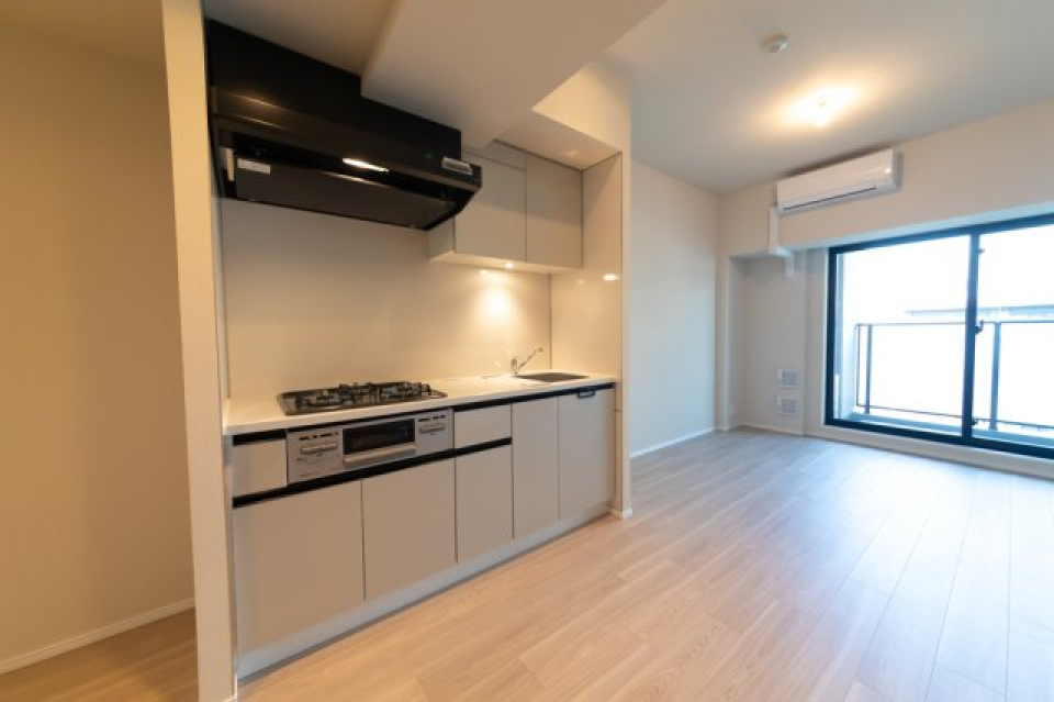 キッチンは３口のコンロが導入されたキッチンです。