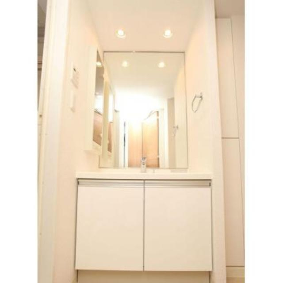 嬉しい独立洗面台。※写真は同タイプ住戸です。