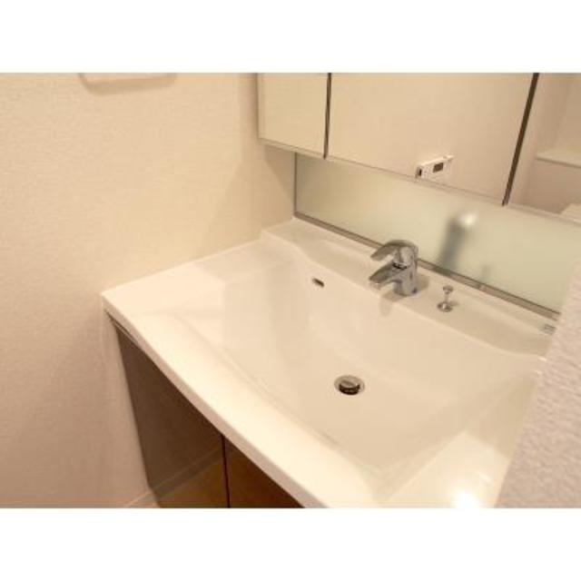 嬉しい独立洗面台。※写真は同タイプ住戸です。