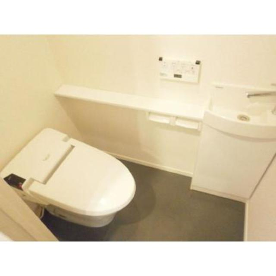 トイレの様子です。※写真は同タイプ住戸です。