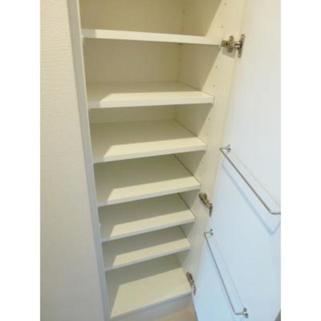 シューズボックスを開けた時の様子。※写真は同タイプ住戸です。