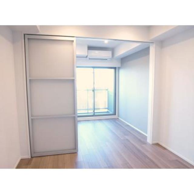 扉を開けると広々とした空間になります。※写真は同タイプ住戸です。