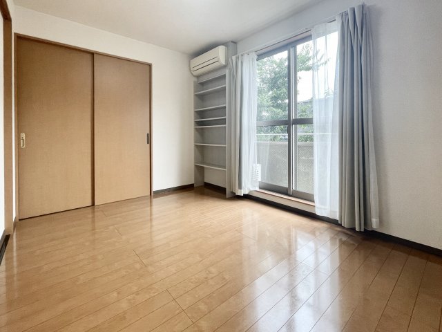 ６．０帖の洋室。