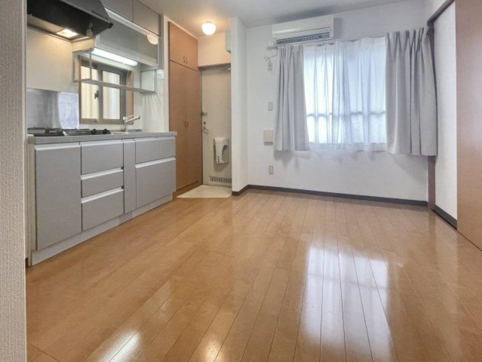 ６．４帖のDKの様子。