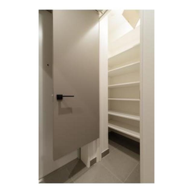 シューズボックスを開けた時の様子。※写真は同タイプ住戸です。