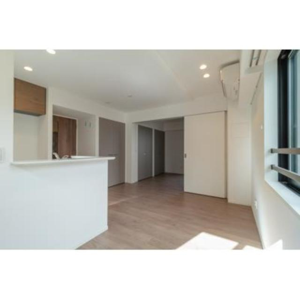 ３口のガスコンロが導入されたキッチンです。※写真は同タイプ住戸です。