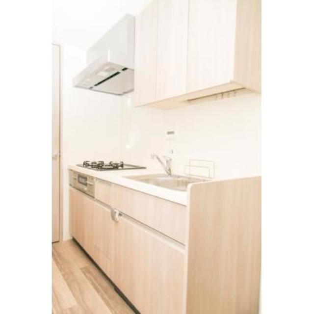 ３口のガスコンロが導入されたキッチンです。※写真は同タイプ住戸です。