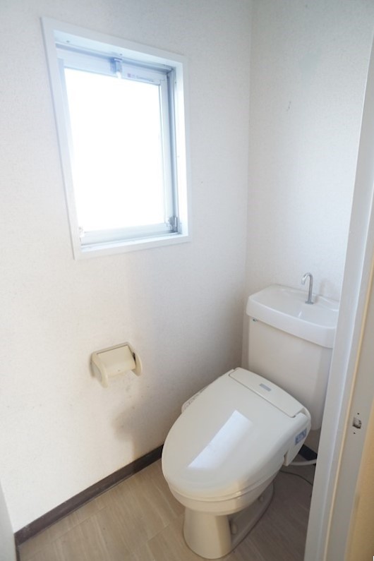 ※別部屋の写真です
清潔感のあるトイレ