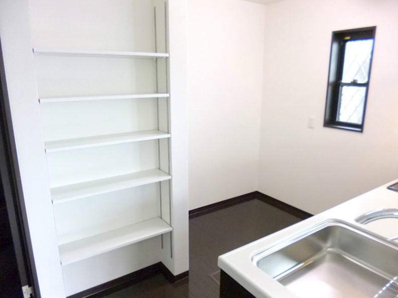 キッチンの収納スペースは何を置きましょうか、、
