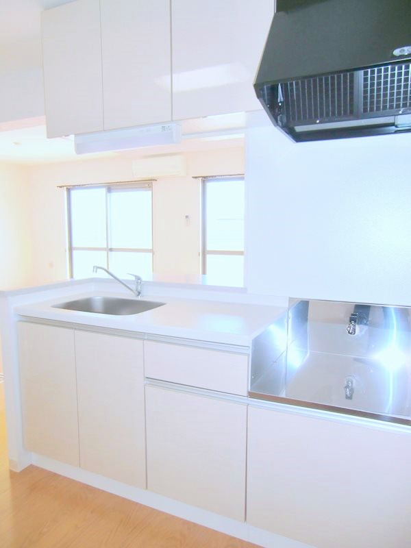 白を基調としたキッチン