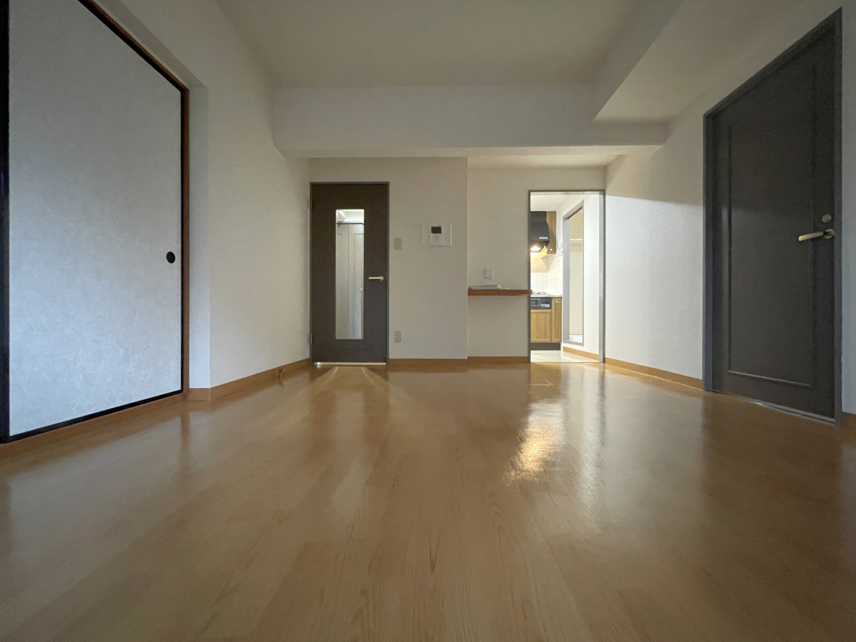 リビングを中心に各部屋へ移動できます