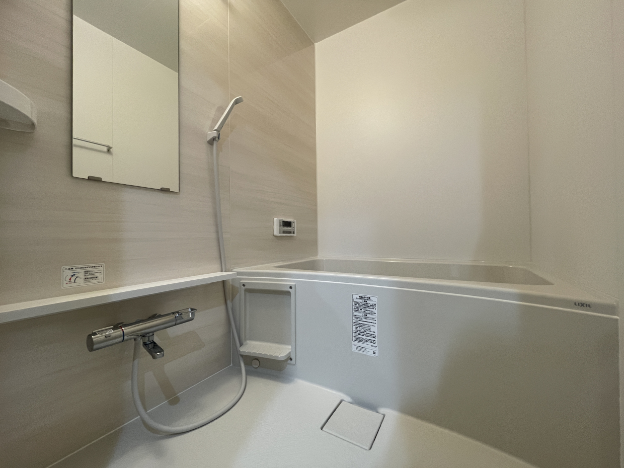 お風呂は追い焚き機能付き