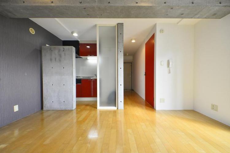 ８帖のDKの様子。