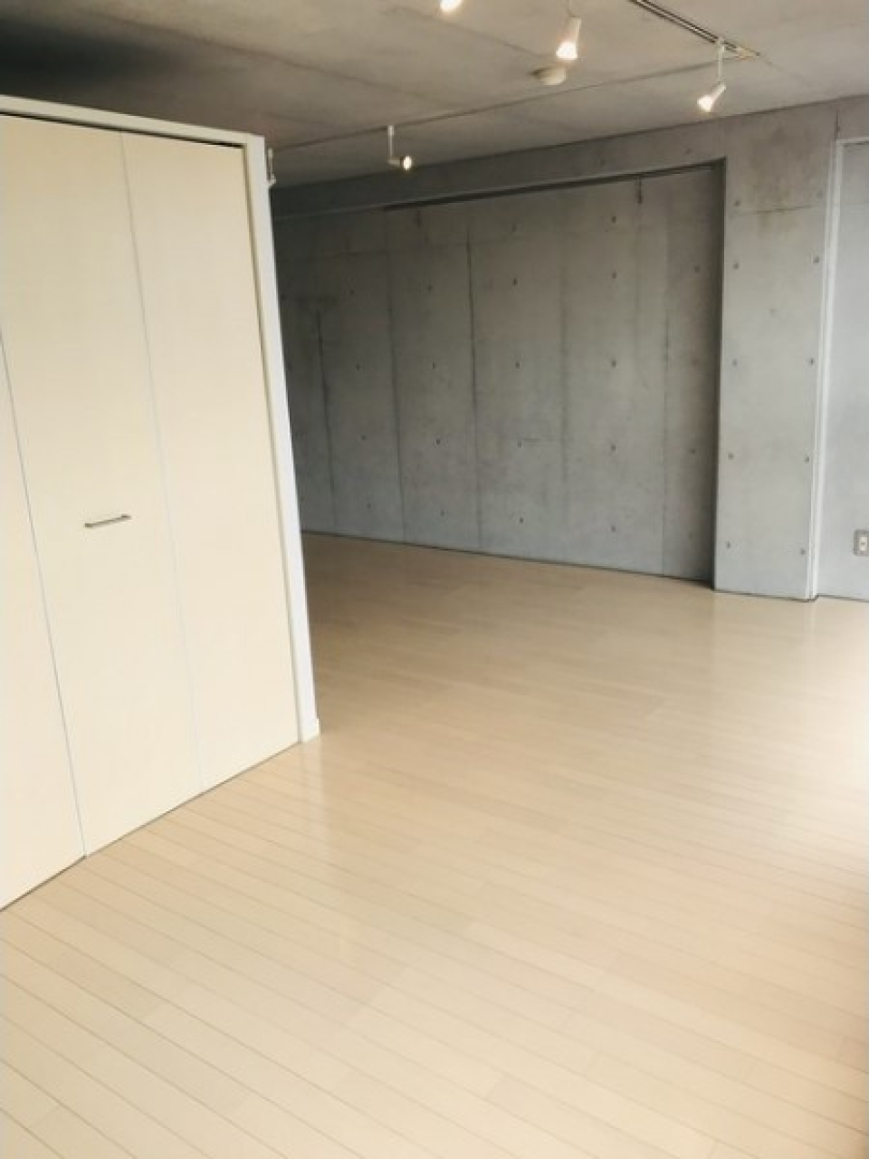 創作意欲を高めるスタイリッシュな内装