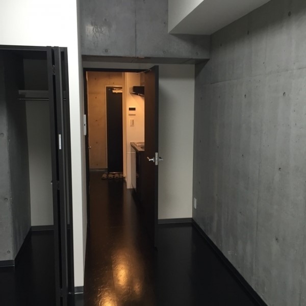 キッチンは廊下にあります