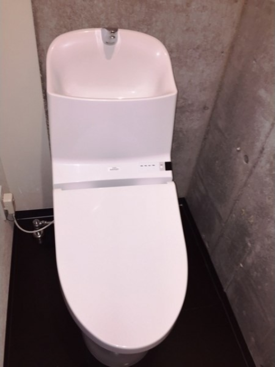 トイレは温水洗浄機能付き