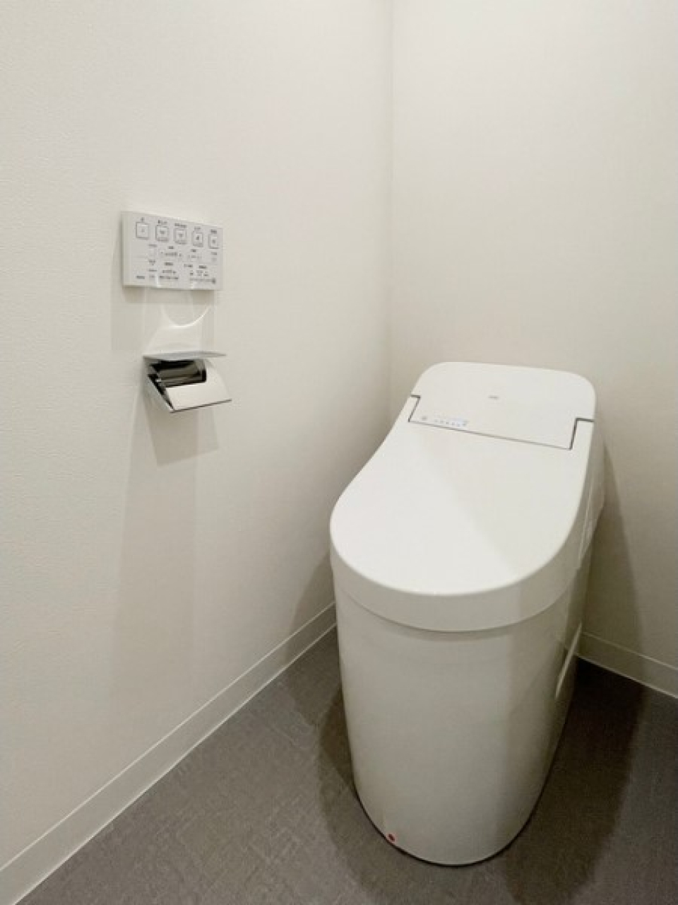 このクラスの住まいになるとタンクレストイレになりますね