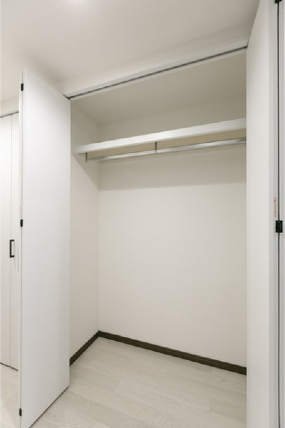 廊下にはこの大きさのクローゼットが2つあります