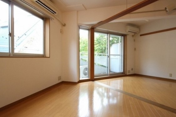 え、そこになんで木枠あるの？！