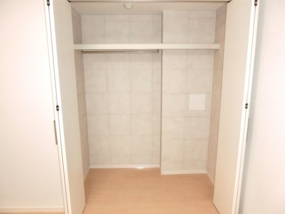 クローゼットは十分な大きさ