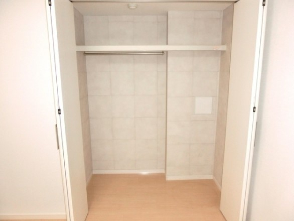 クローゼットは十分な大きさ