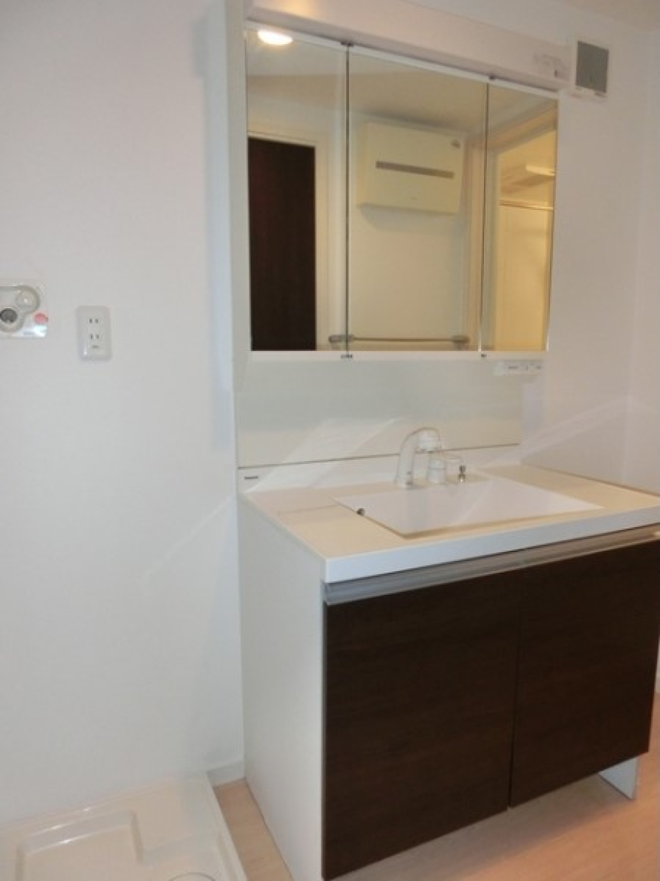 ワイドな洗面化粧台