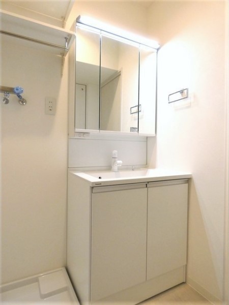 掃除のしやすい蛇口の伸びる洗面化粧台