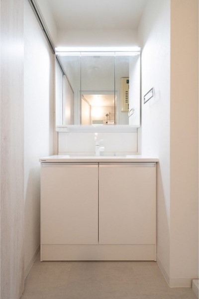 掃除のしやすい蛇口の伸びる洗面化粧台