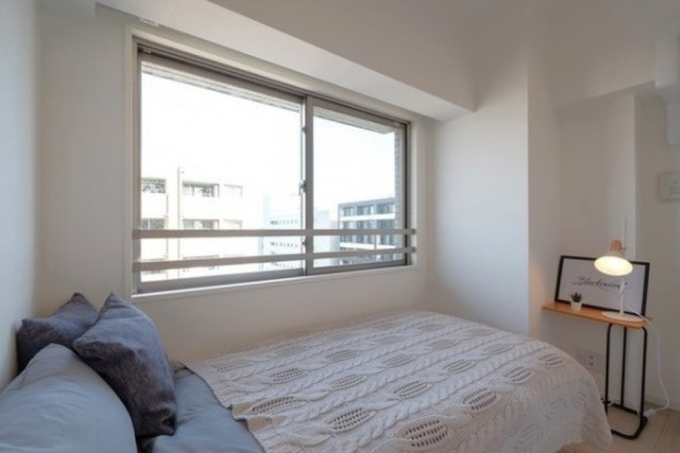 2.7帖の洋室、ベッド置けますね！