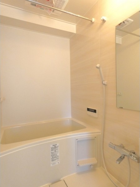 浴室乾燥機能付きのバスルーム